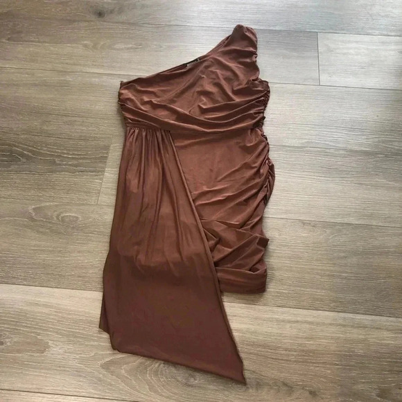 Misguided Rust Brown Ruched Asymmetrical One Shoulder Mini Dress Womens Size 10 - Picture 3 of 8